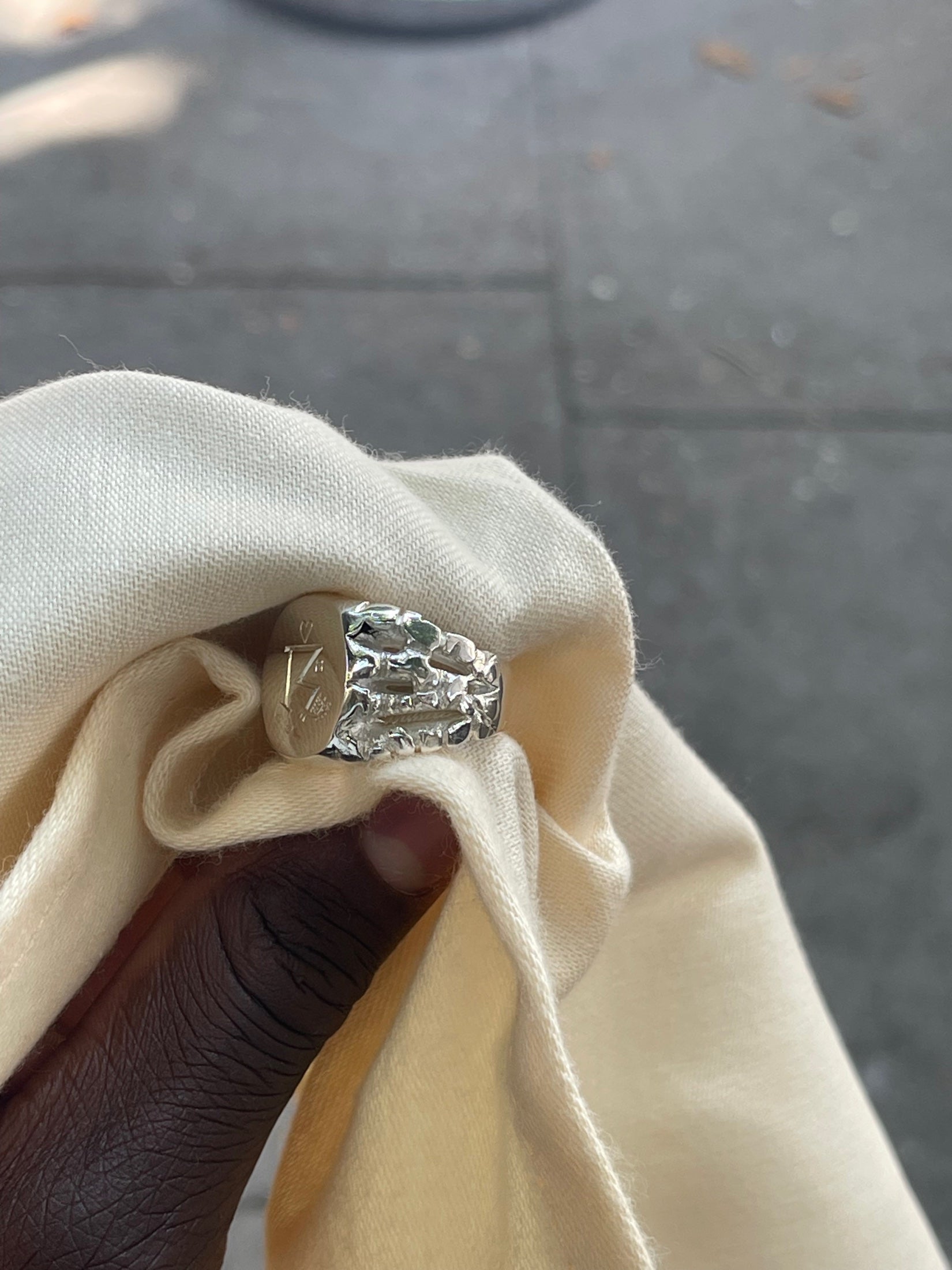 Original photograph showing the sculptural side of Kairo's finished wedding ring